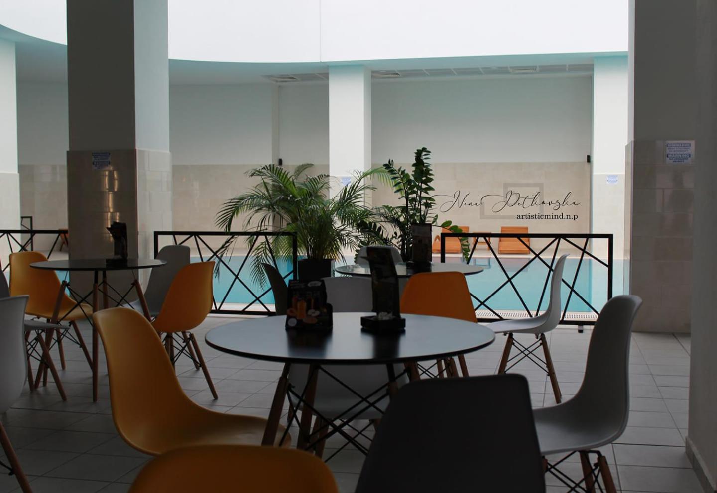 Skopje Sky City: High-Rise Apartments with Pool & Spa Access Exterior photo
