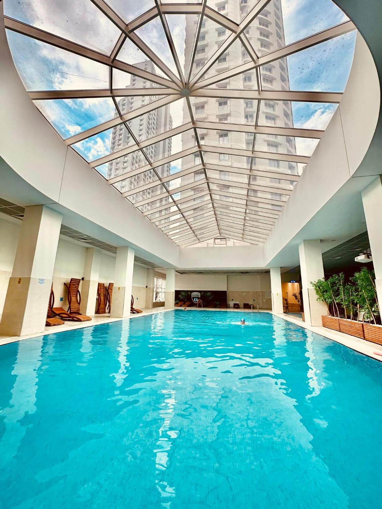 Skopje Sky City: High-Rise Apartments with Pool & Spa Access Exterior photo