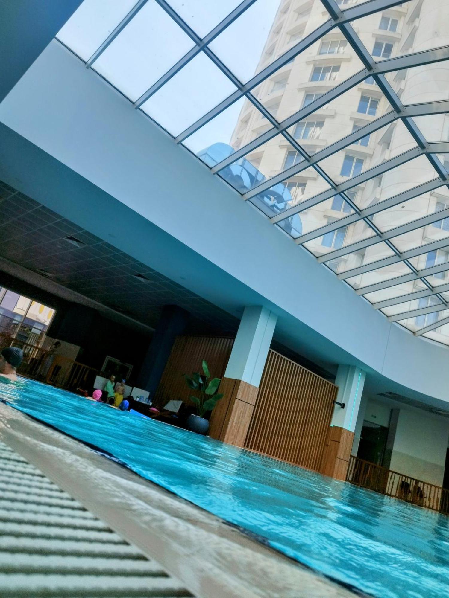 Skopje Sky City: High-Rise Apartments with Pool & Spa Access Exterior photo