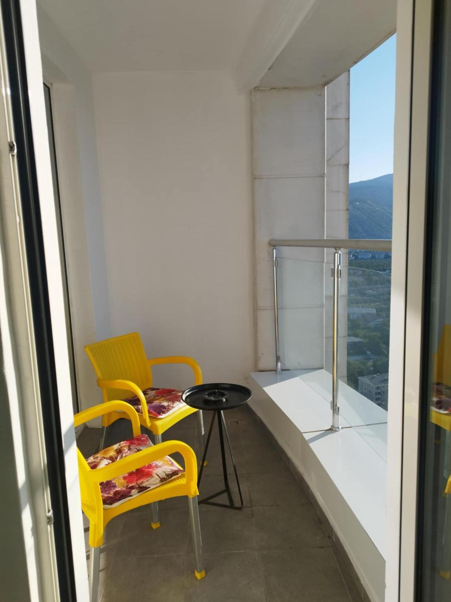 Skopje Sky City: High-Rise Apartments with Pool & Spa Access Exterior photo